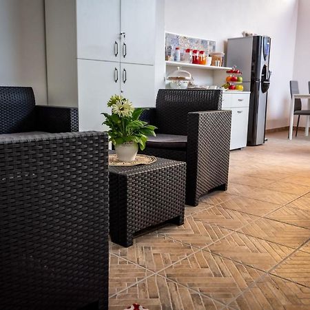 Le Colonne Acomodação com café da manhã Racale Exterior foto