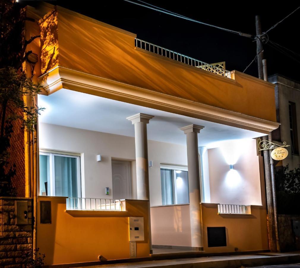 Le Colonne Acomodação com café da manhã Racale Exterior foto